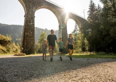 Ferienwohnung für Familien und Gruppen nahe Titisee-Neustadt – Ferienwohnungen zum Hirschen